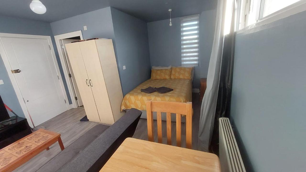 Modern Studio Maidstone - Redecorated Oct 2023 Экстерьер фото
