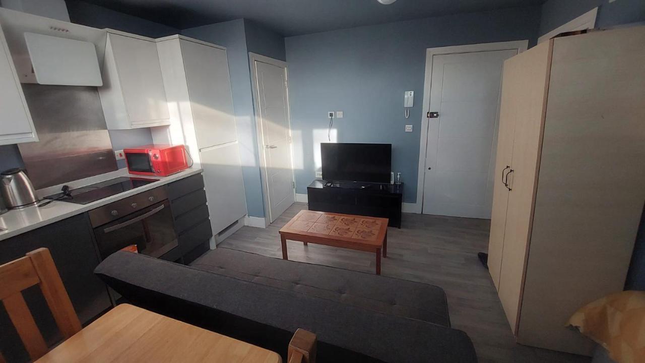 Modern Studio Maidstone - Redecorated Oct 2023 Экстерьер фото