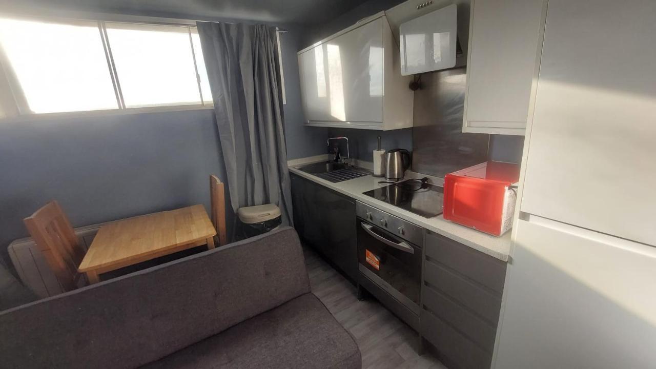 Modern Studio Maidstone - Redecorated Oct 2023 Экстерьер фото