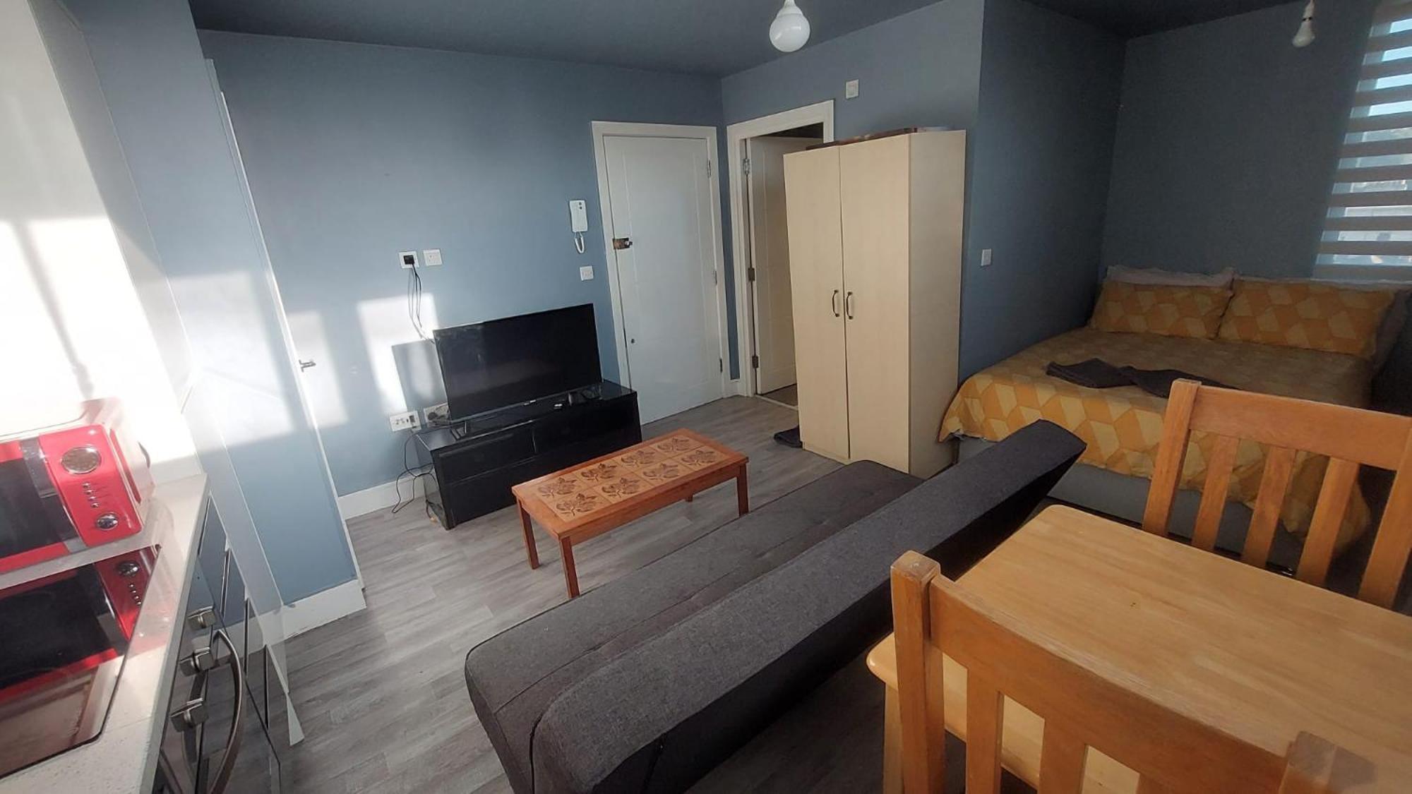 Modern Studio Maidstone - Redecorated Oct 2023 Экстерьер фото